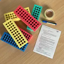 bunte Mauersteine aus Schaumgumme und Arbeitsanleitung