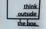 Schriftzug Think outside the box