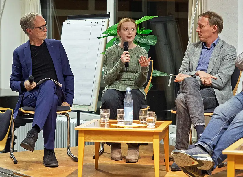 Podiumsdiskussion über Mediennutzung