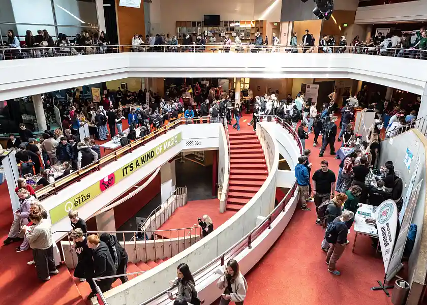 Schülerfirmenmesse im Metropol-Theater