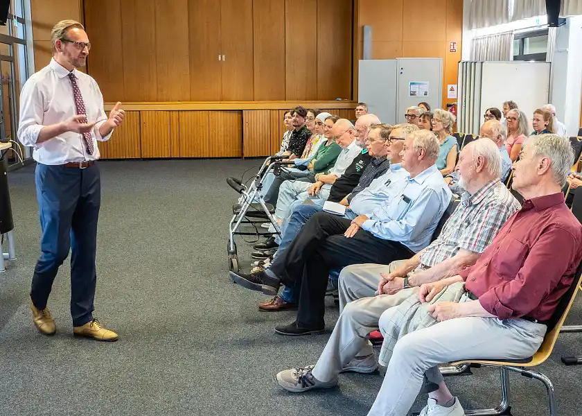 Stephan Rademacher begr&uuml;&szlig;t G&auml;ste