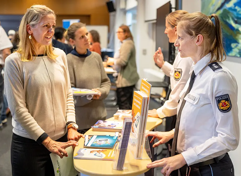 Bremer Polizei stellt Präventionsprogramme vor