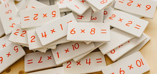 Spielsteine mit Matheaufgaben