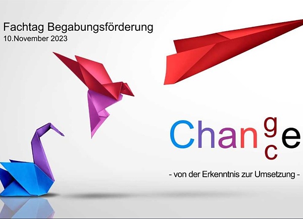 Logo des Fachtags: Papierflieger und der Schriftzug Chance und Change