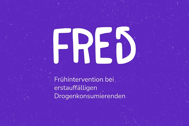 Fred Logo: Aufschrift auf lila Hintergrund