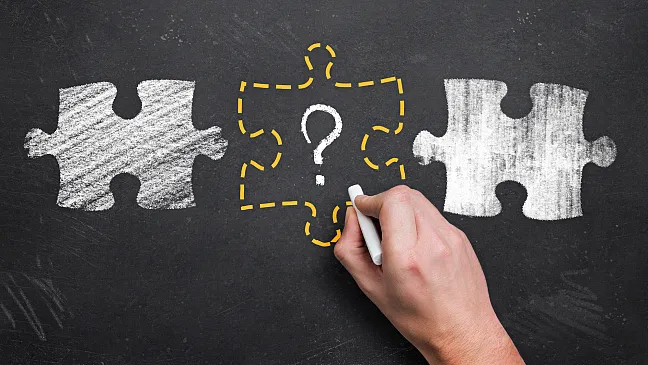 Hand vervollständigt gezeichnetes Puzzle