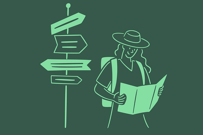 Symbolbild junge Frau mit Wegweisern und Landkarte