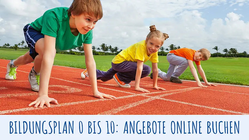 Kinder in Startposition auf einem Lauffeld