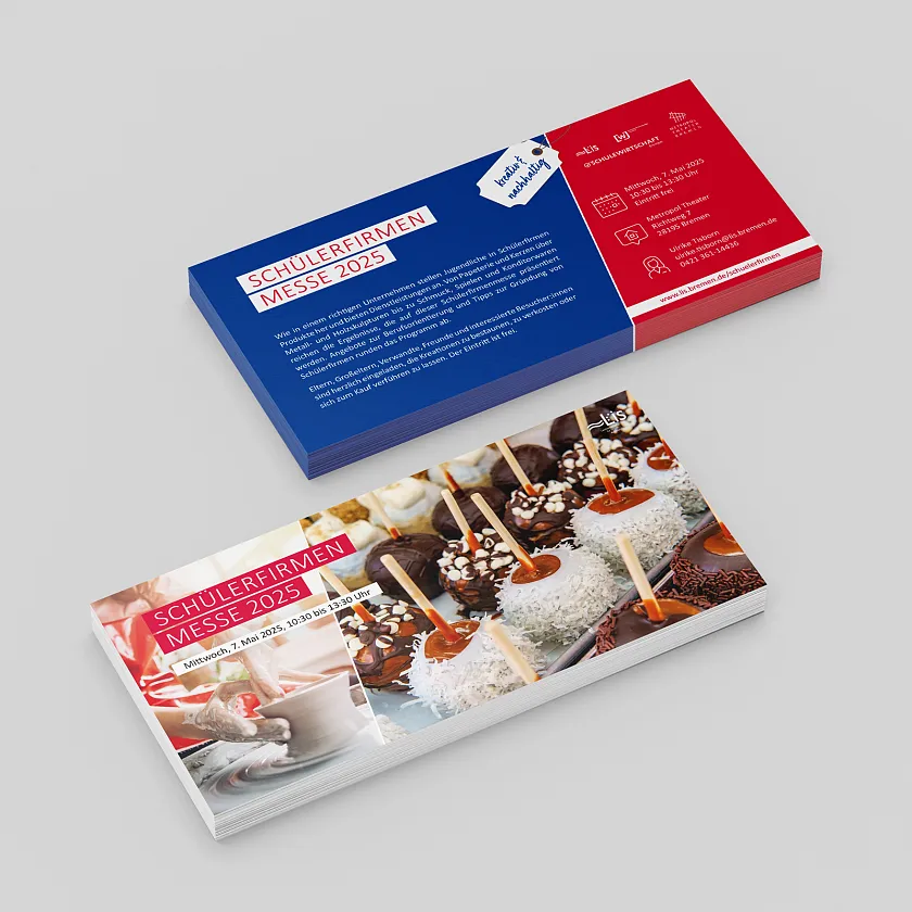Stapel mit Flyern der Schülerfirmenmesse
