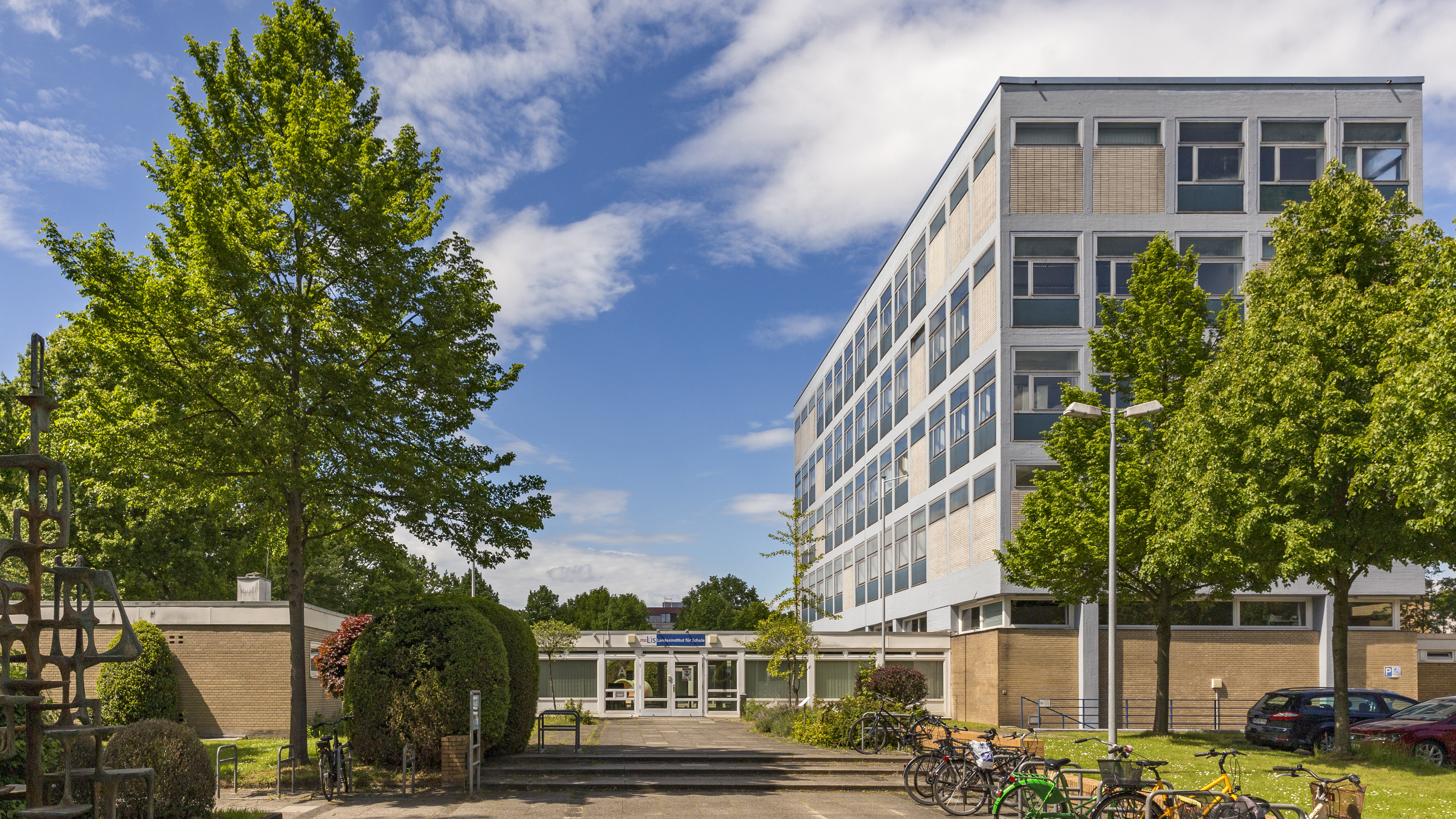 Postanschrift:<br />
Landesinstitut für Schule